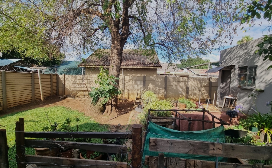 7 Bedroom Property for Sale in Oos Einde North West